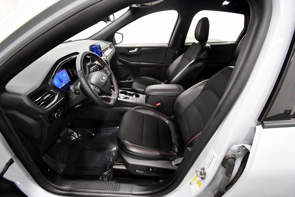 Used 2025 Ford Escape ST-Line Select image 14