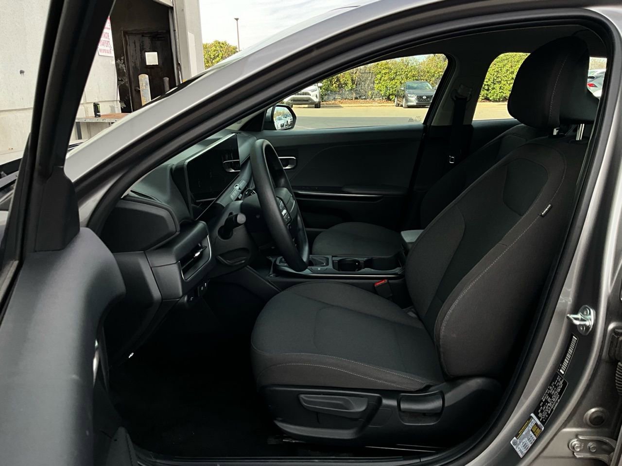 Used 2025 Kia K4 LXS image 10