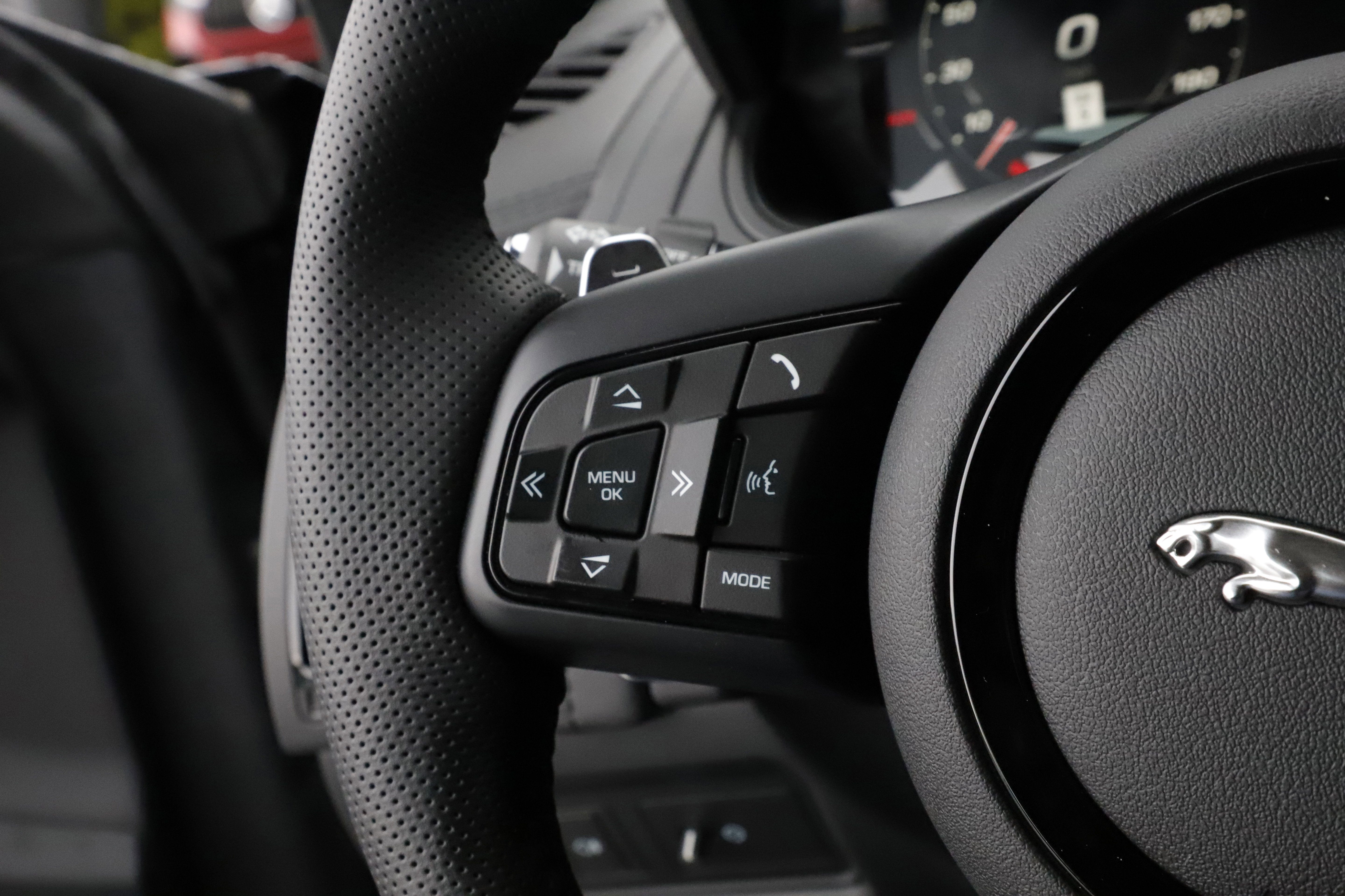 New 2024 Jaguar F-TYPE R image 18