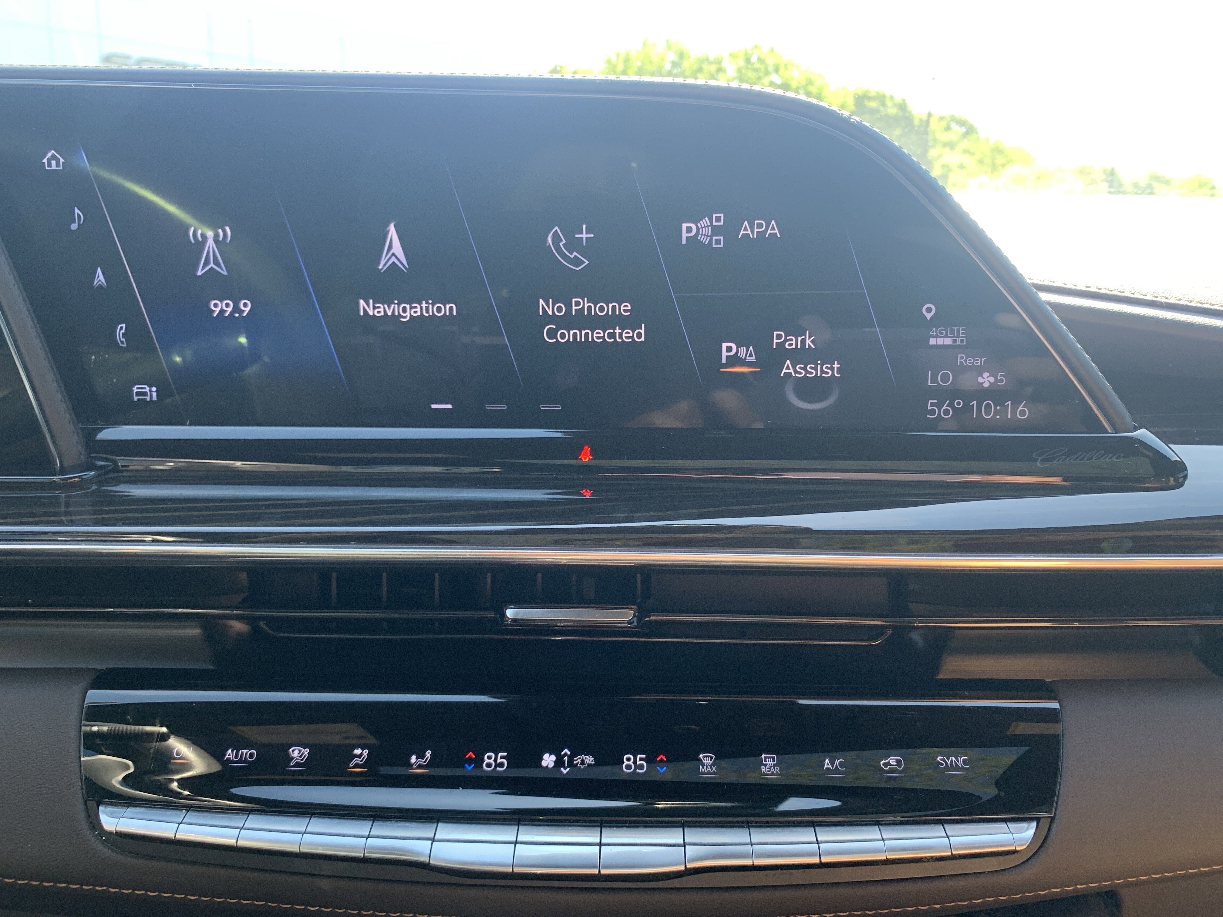 Used 2021 Cadillac Escalade ESV Premium Luxury image 29