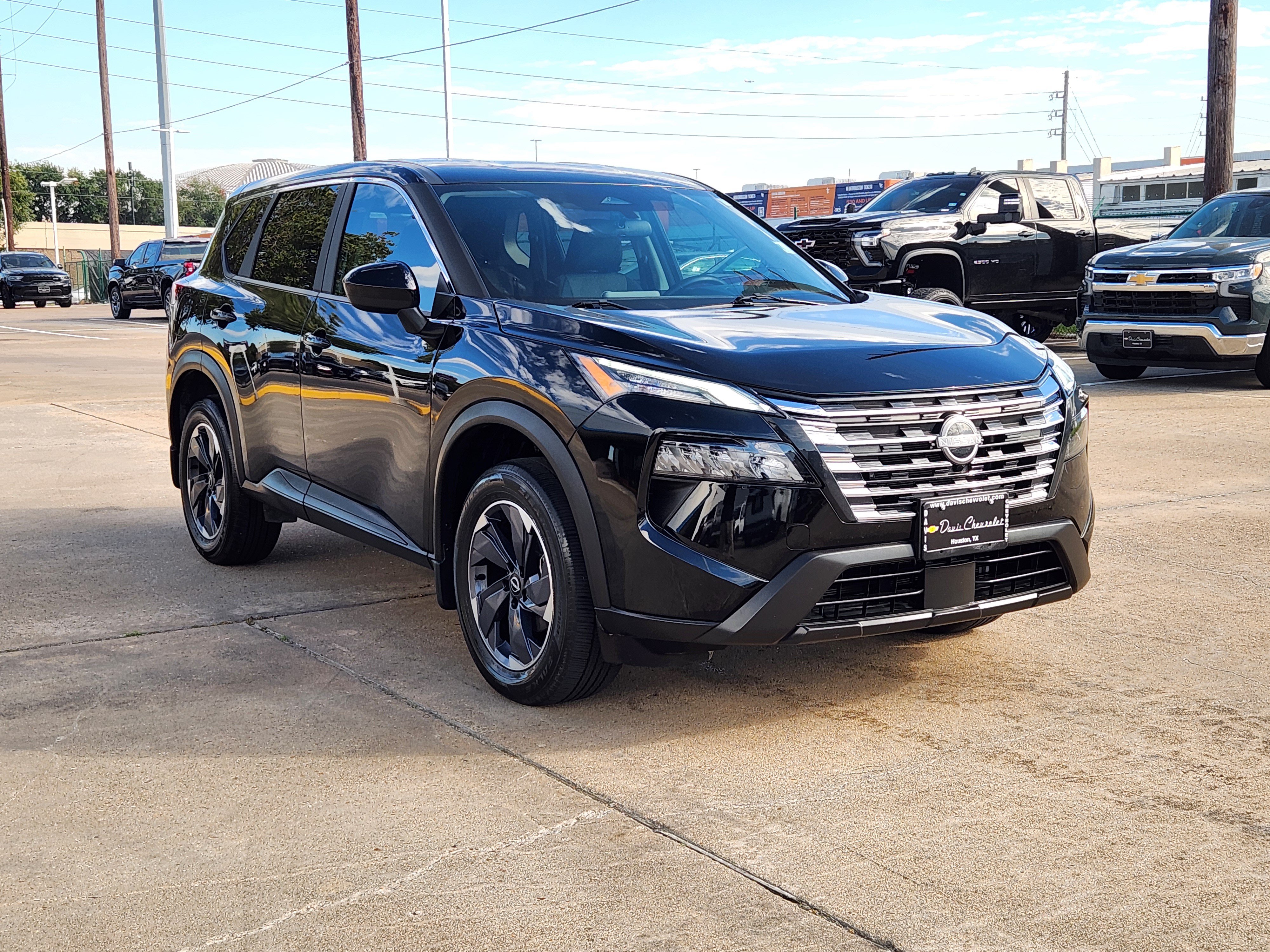 Used 2025 Nissan Rogue SV FWD image 4