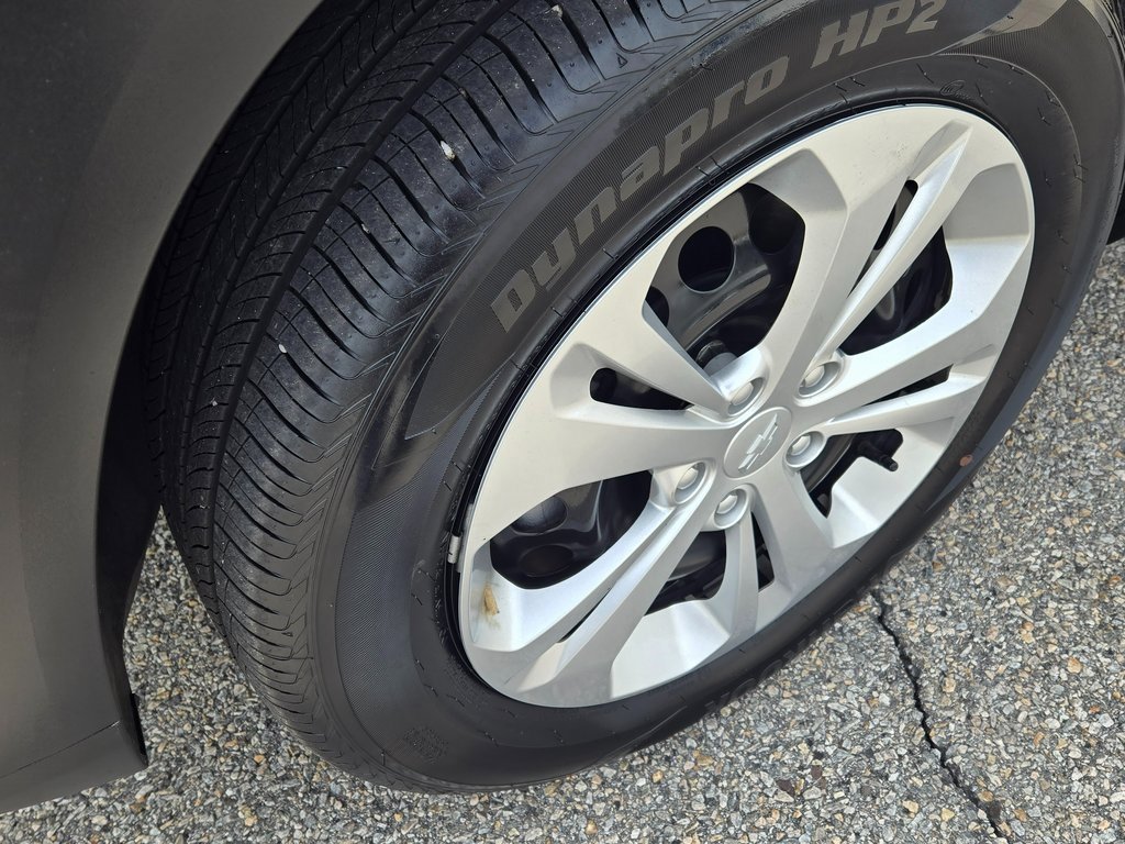 Used 2024 Chevrolet Trax LS image 7