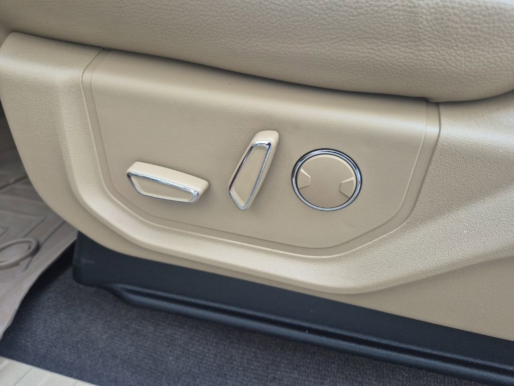 Certified 2018 Ford F150 Lariat w/ Equipment Group 502A Luxury image 15