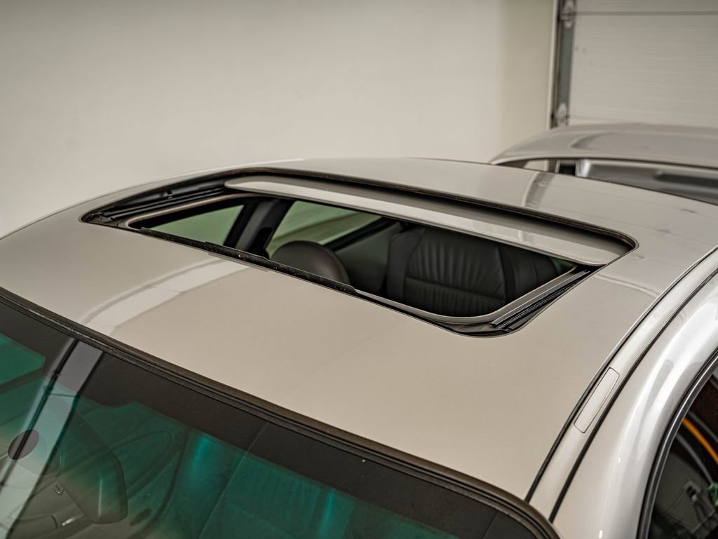 Used 2001 Porsche 911 Turbo AWD/4WD image 26