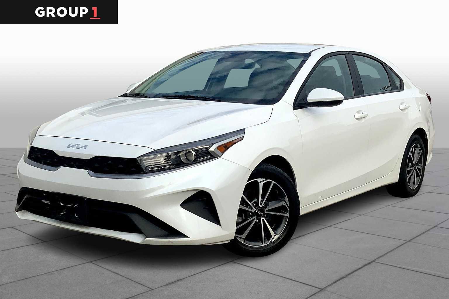 Certified 2022 Kia Forte LXS image 1