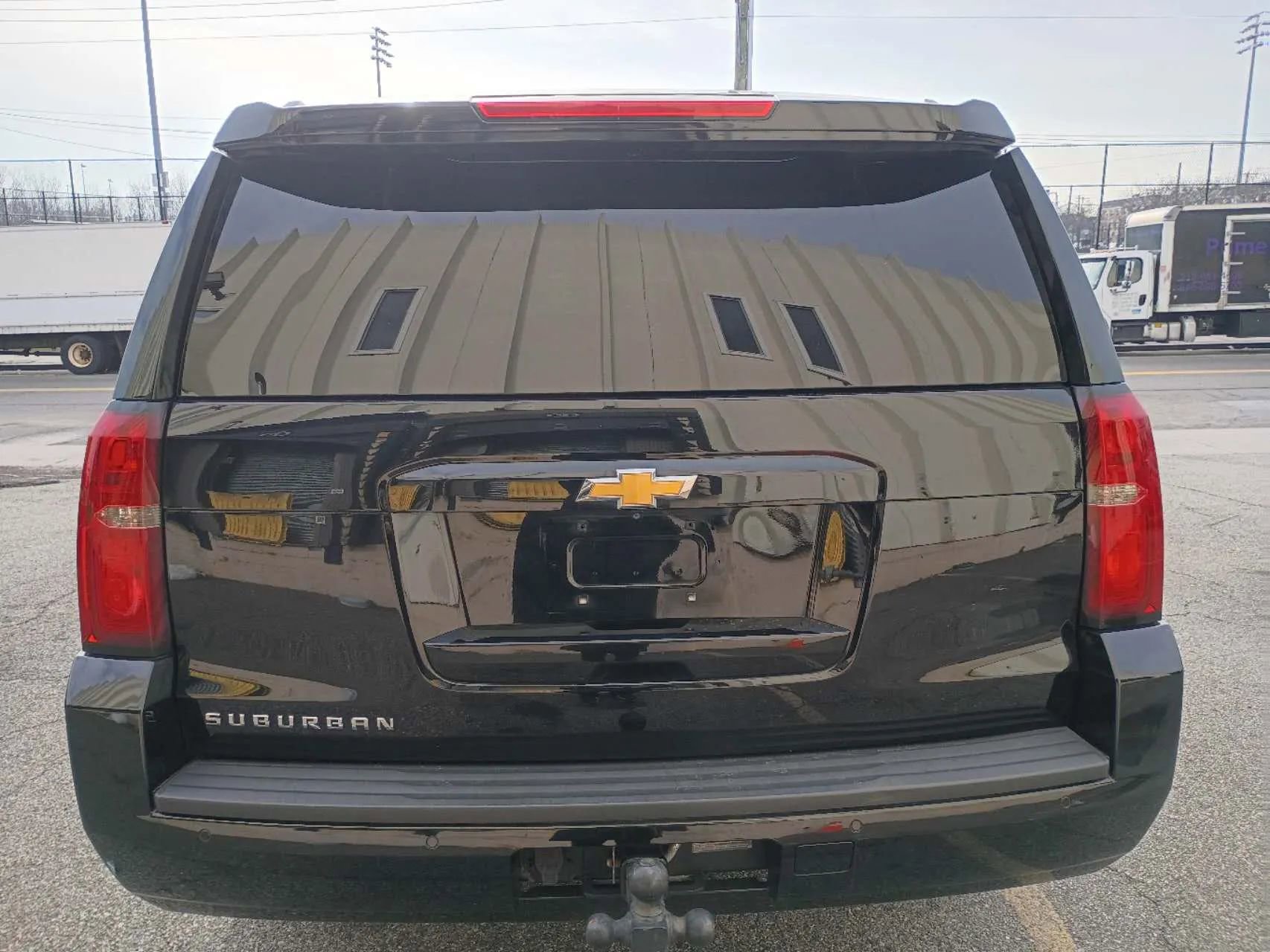 Used 2020 Chevrolet Suburban LT image 4