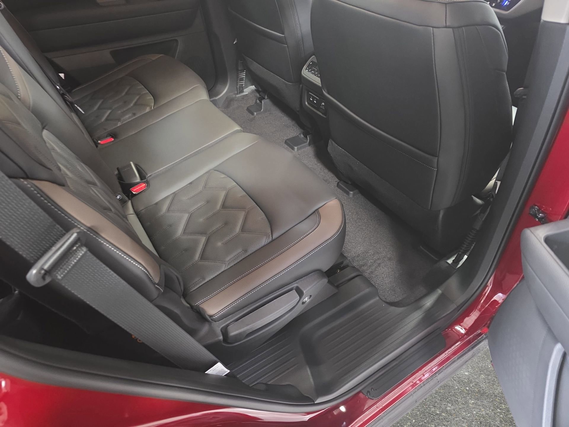 New 2026 Nissan Pathfinder Platinum image 11