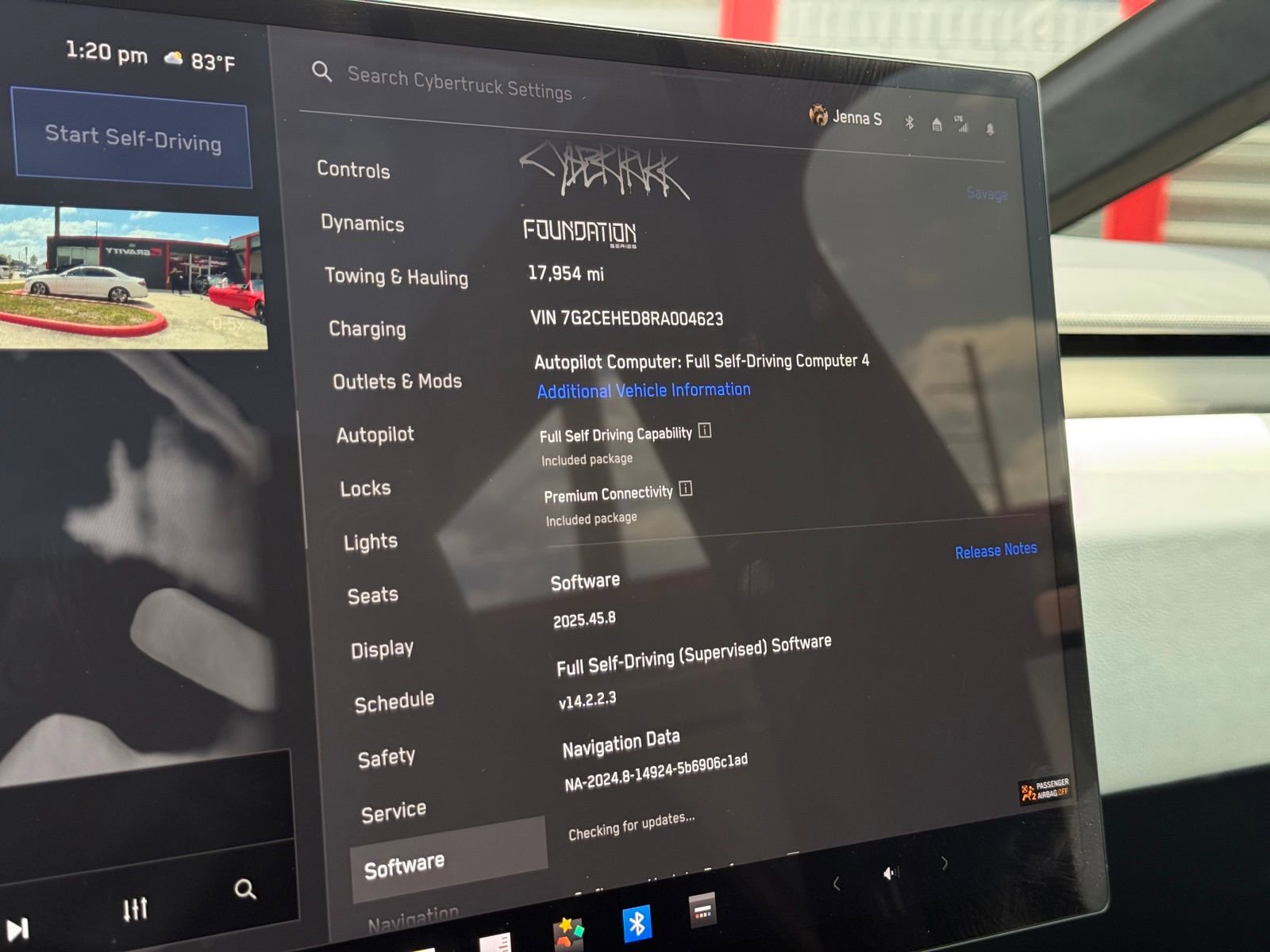 Used 2024 Tesla Cybertruck AWD Crew Cab image 27