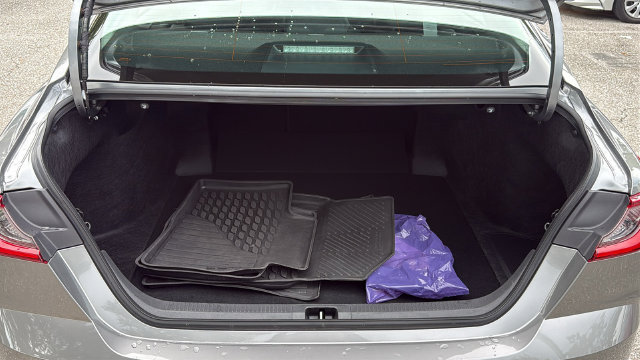 Used 2026 Toyota Camry XLE FWD image 9