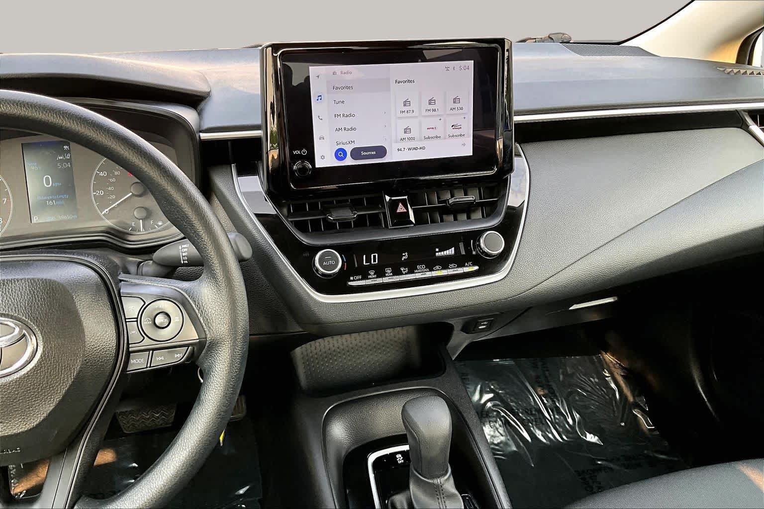 Used 2025 Toyota Corolla LE FWD image 7