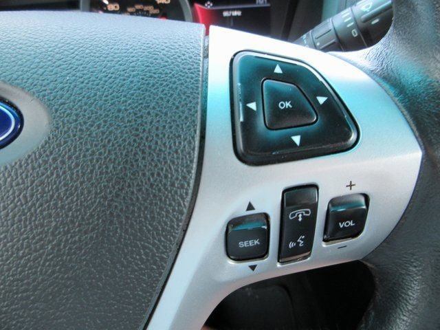 Used 2015 Ford Explorer XLT w/ Equipment Group 202A AWD/4WD image 13
