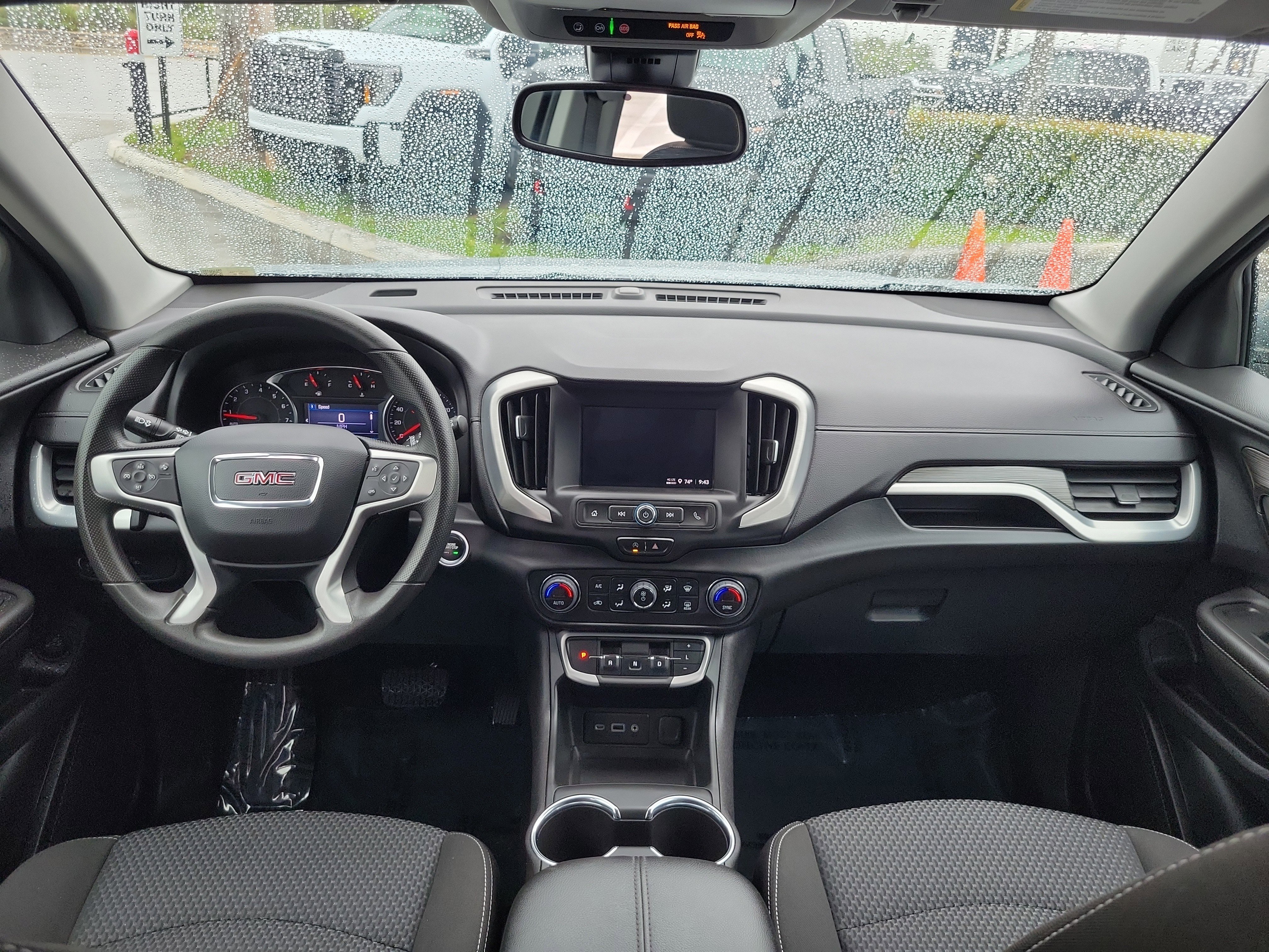 Used 2023 GMC Terrain SLE w/ Driver Convenience Package image 13