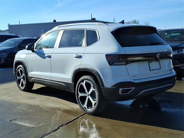 New 2026 Volkswagen Taos SEL image 5