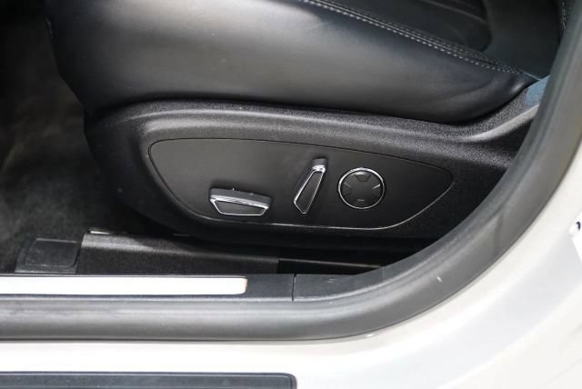 Used 2017 Lincoln MKZ Select w/ Climate Package FWD image 31