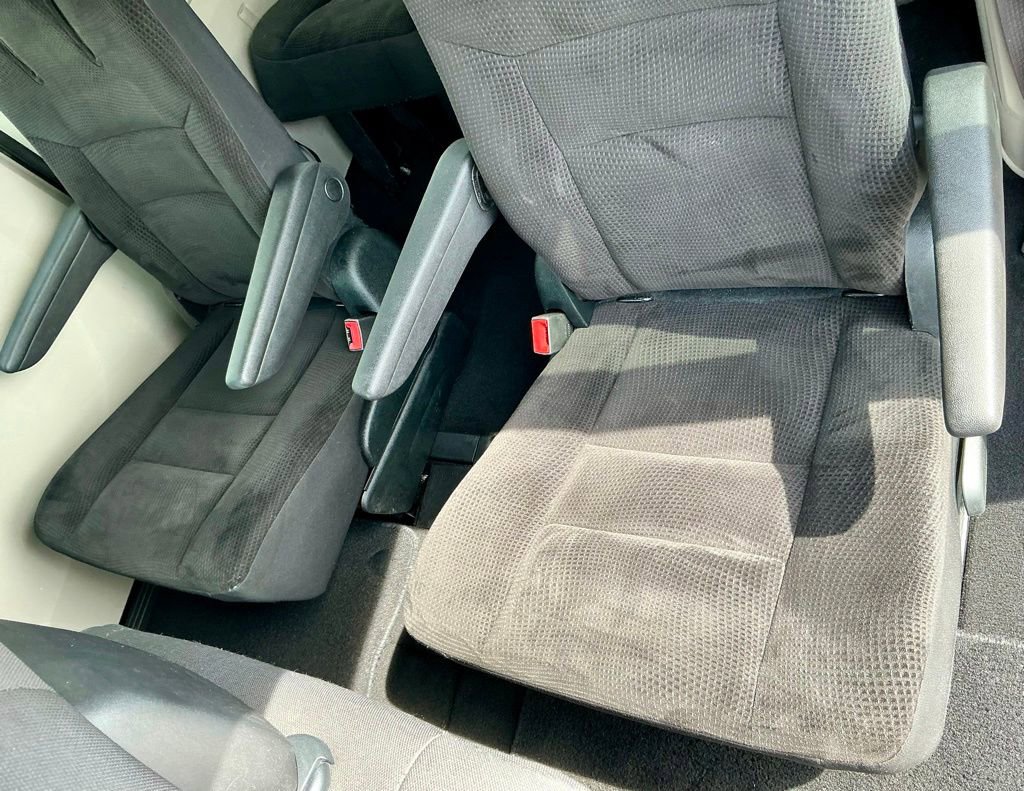 Used 2018 Dodge Grand Caravan SE w/ UConnect Hands-Free Group FWD image 30