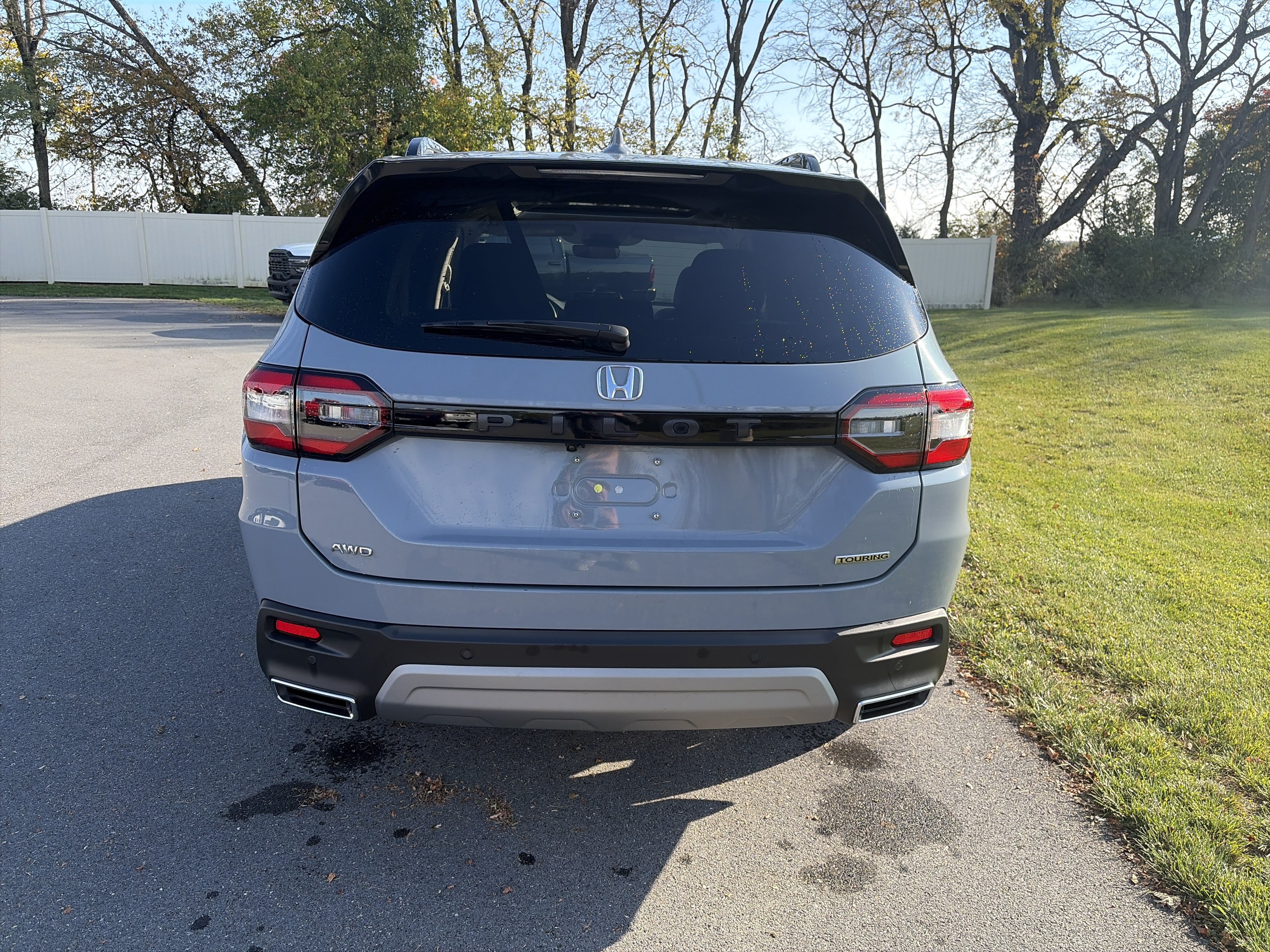Used 2025 Honda Pilot Touring image 5