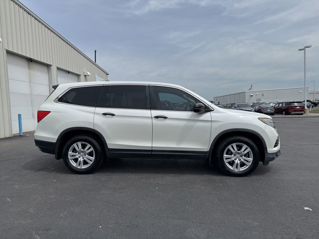 Used 2017 Honda Pilot LX image 8