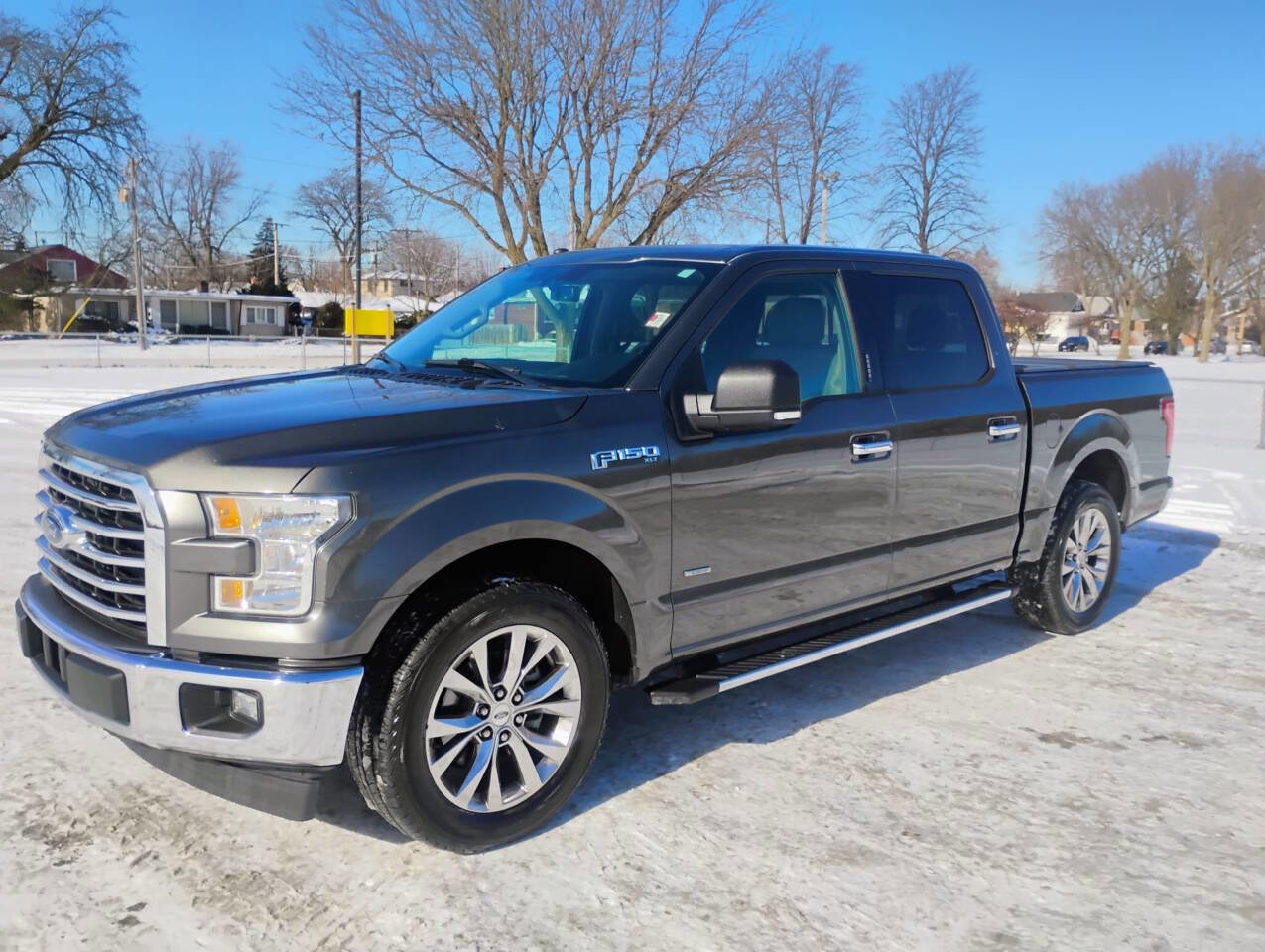 Used 2017 Ford F150 XLT w/ Equipment Group 302A Luxury image 4