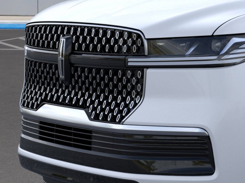 New 2026 Lincoln Navigator Premiere AWD/4WD image 17