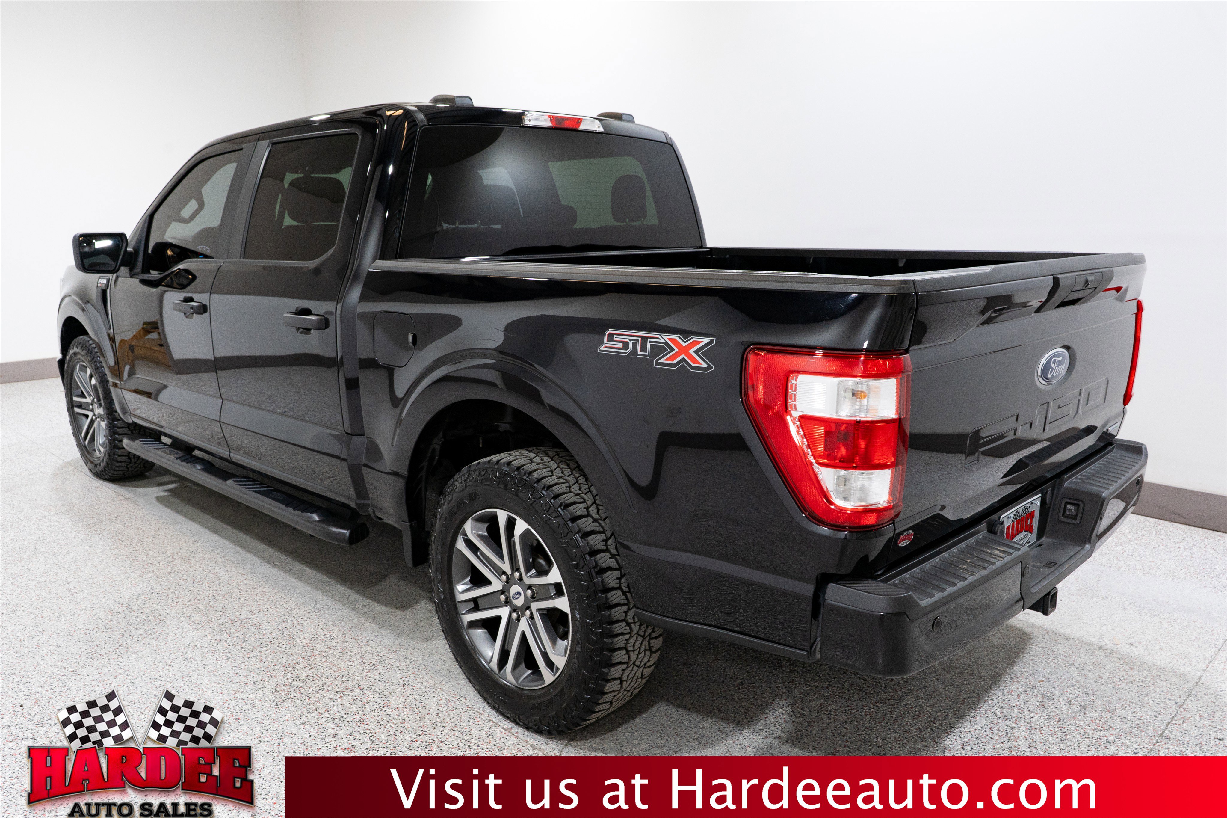Used 2021 Ford F150 XL w/ STX Appearance Package RWD image 3