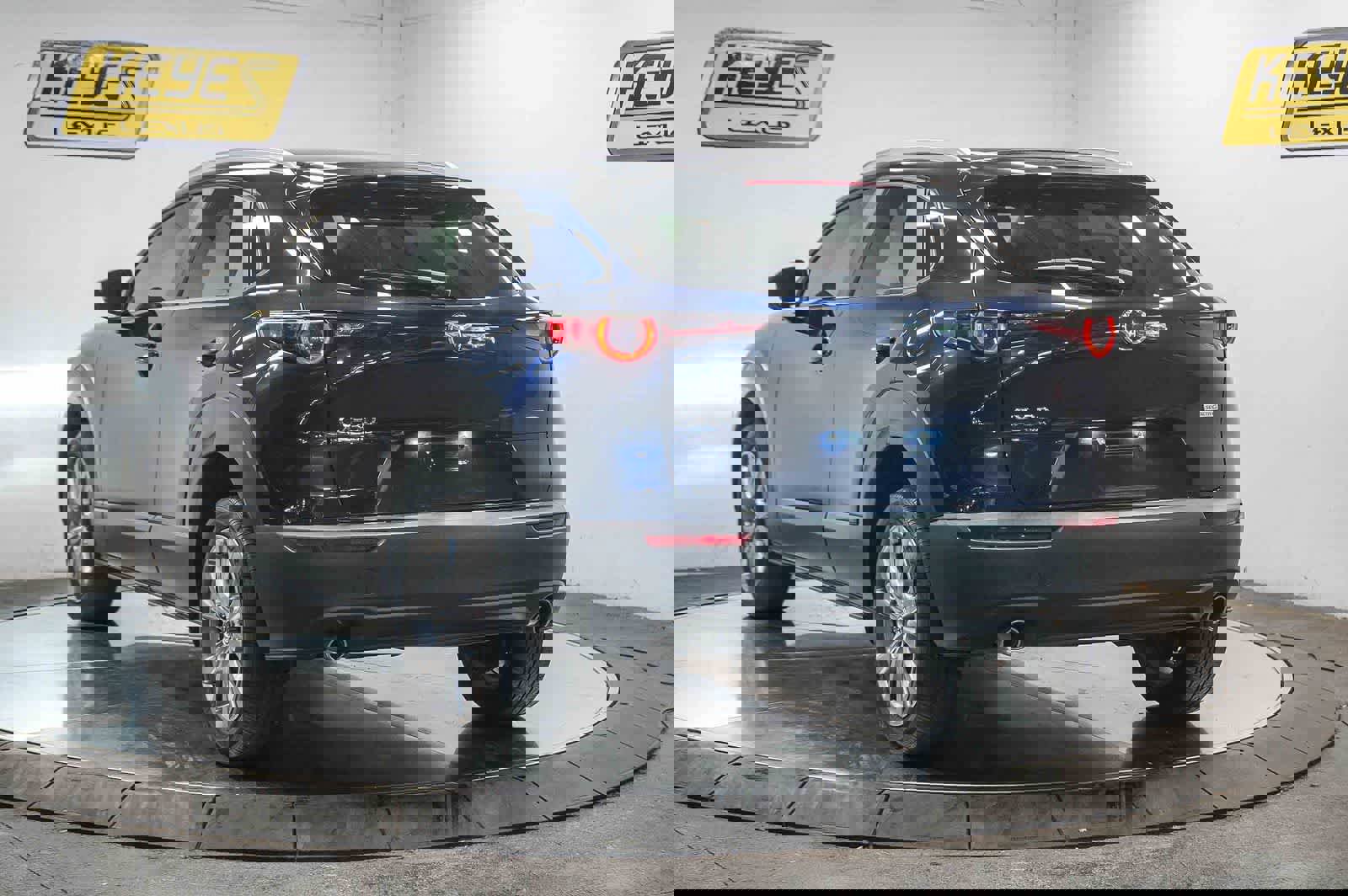 Used 2023 MAZDA CX-30 AWD 2.5 S w/ Preferred Package image 2