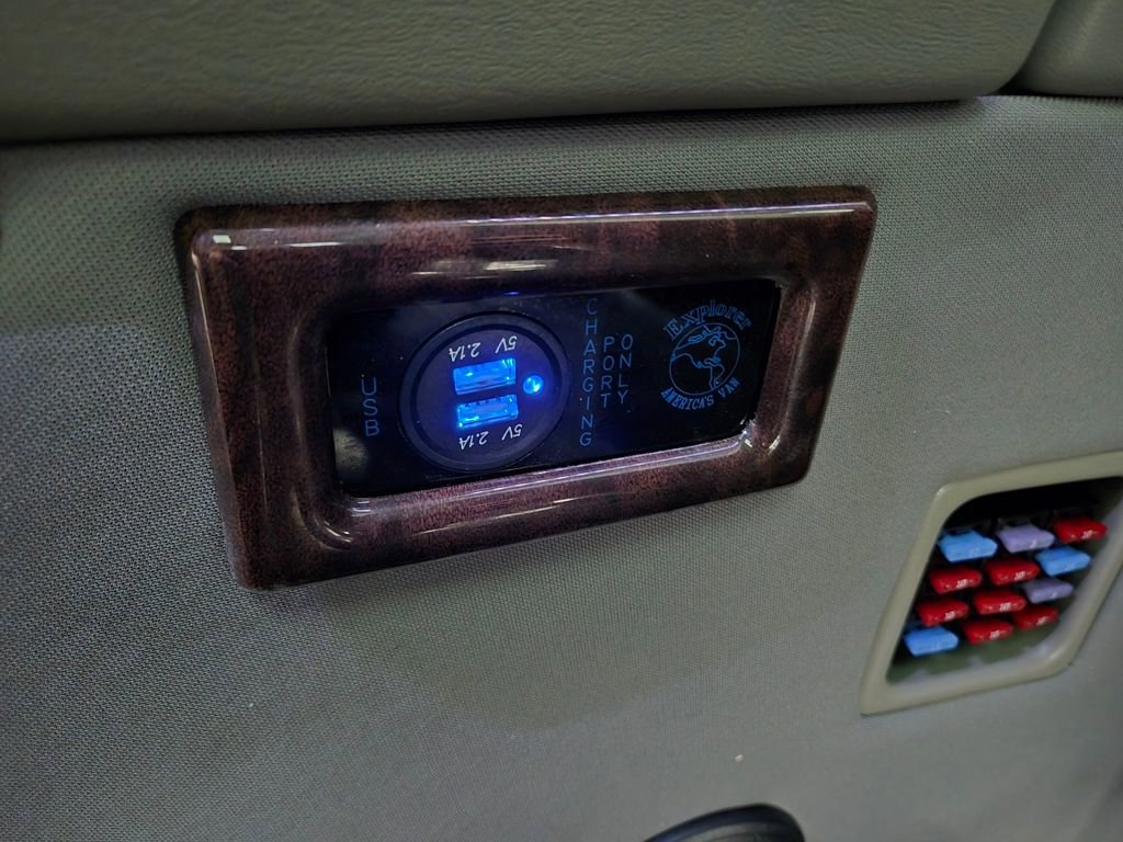 Used 2021 Chevrolet Express 2500 w/ Enhanced Convenience Package image 37