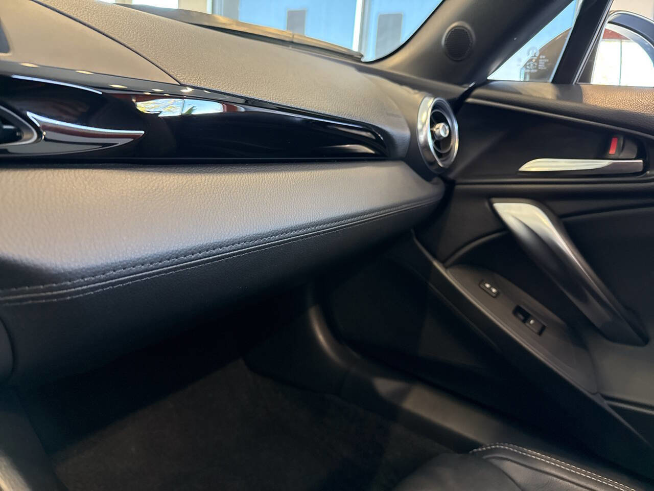 Used 2019 FIAT 124 Spider Lusso w/ Convenience Group image 28