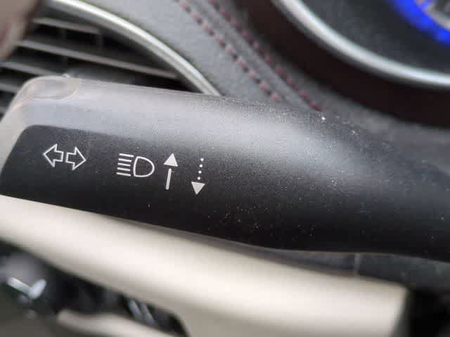 Used 2020 Chrysler Pacifica Limited w/ Advanced Safetytec Group FWD image 29