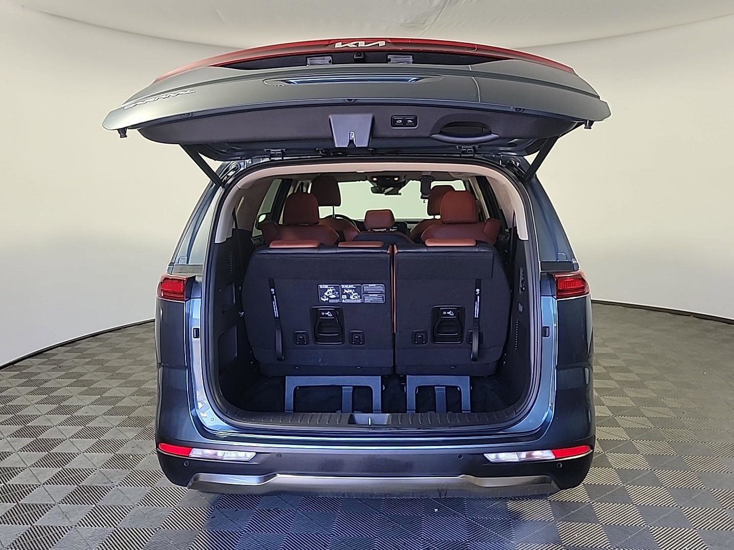 Used 2024 Kia Carnival SX image 6