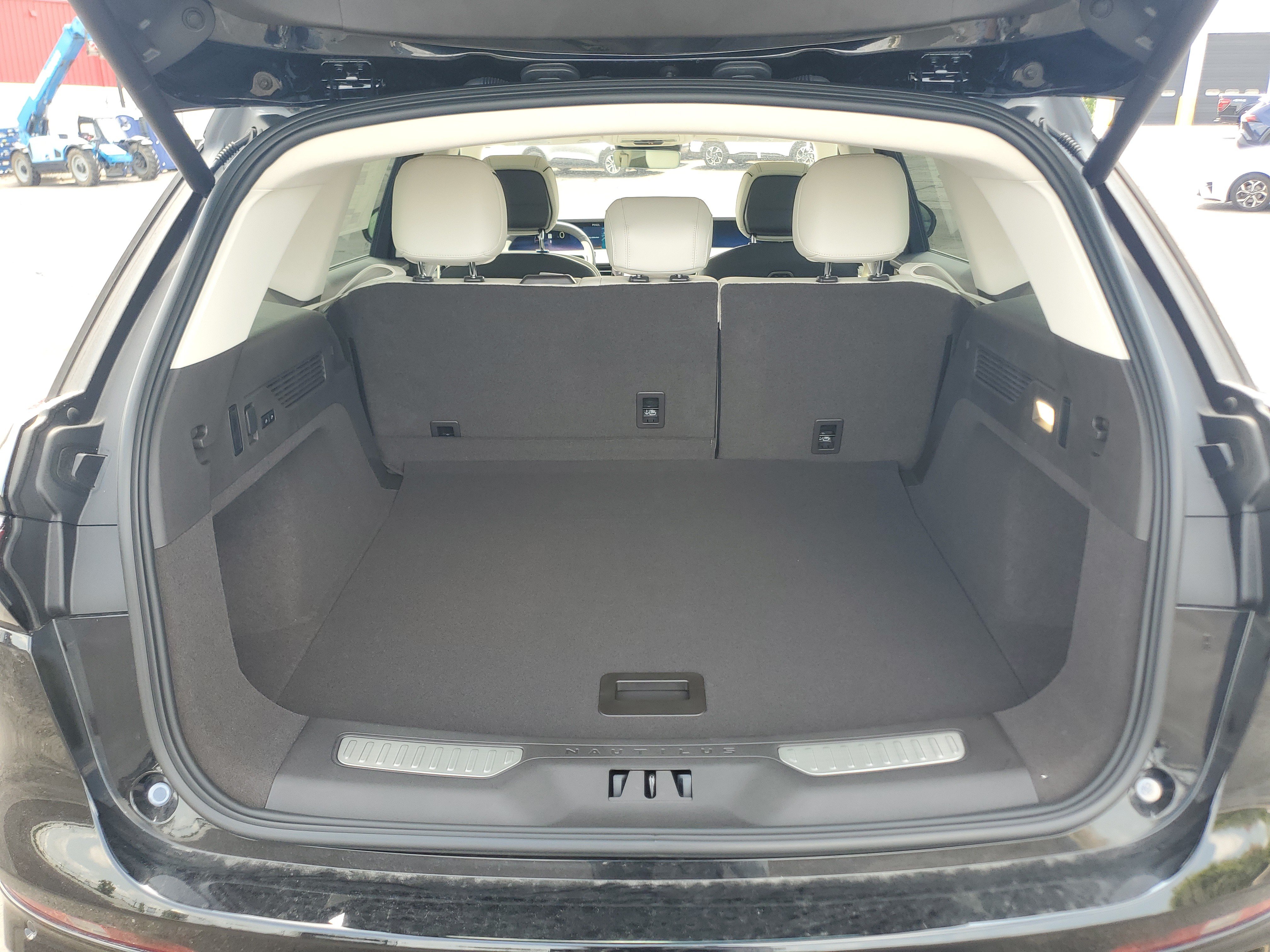 New 2026 Lincoln Nautilus Black Label AWD/4WD image 32