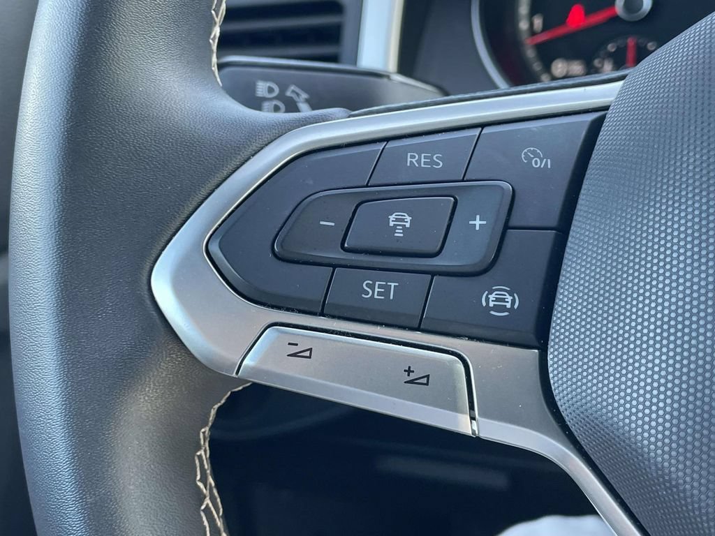 Certified 2021 Volkswagen Atlas Cross Sport SE w/ Panoramic Sunroof Package FWD image 24