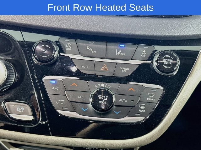 Used 2024 Chrysler Pacifica Touring-L FWD image 27