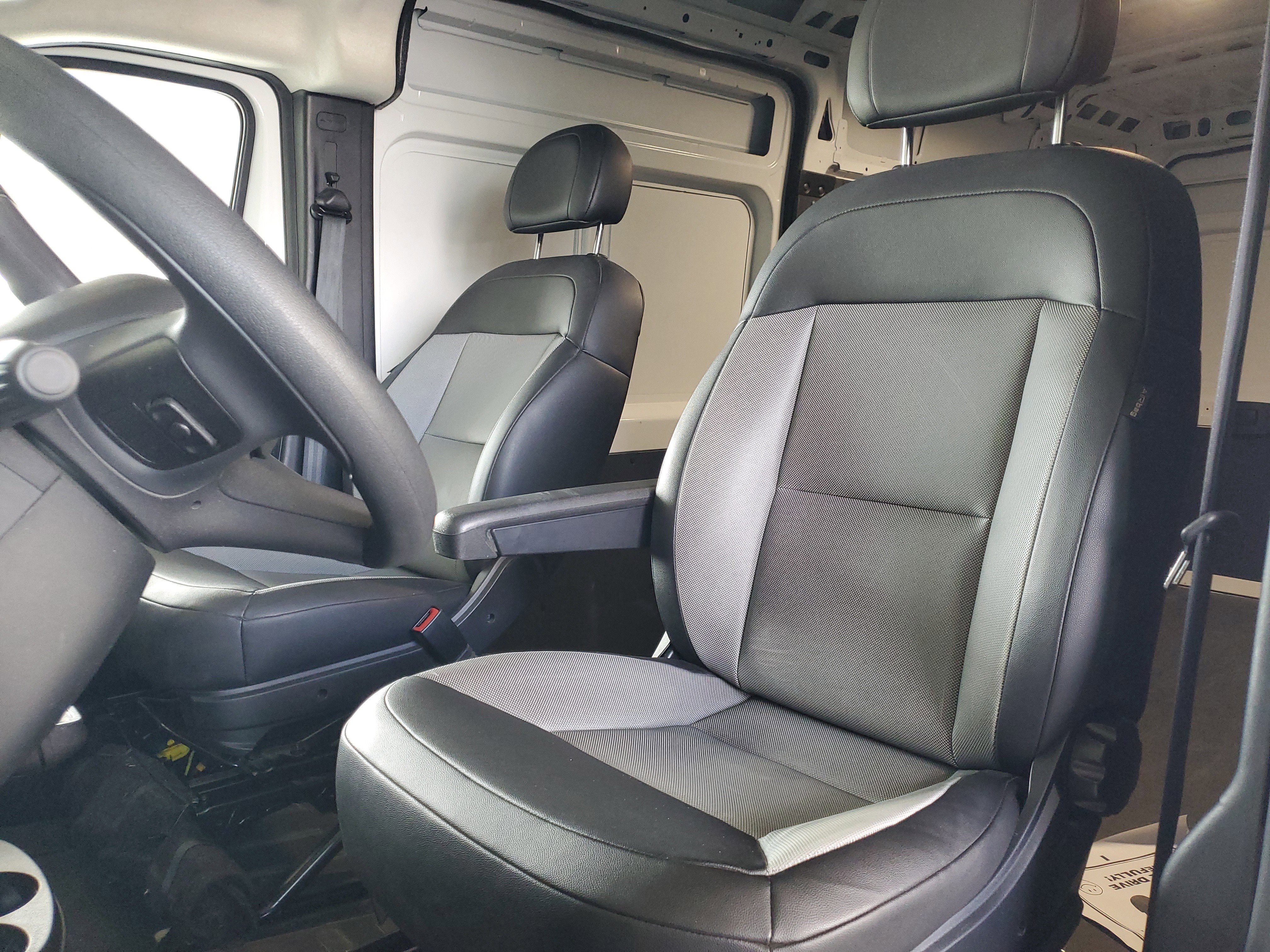 Used 2025 RAM ProMaster 2500 w/ Convenience Group FWD image 18