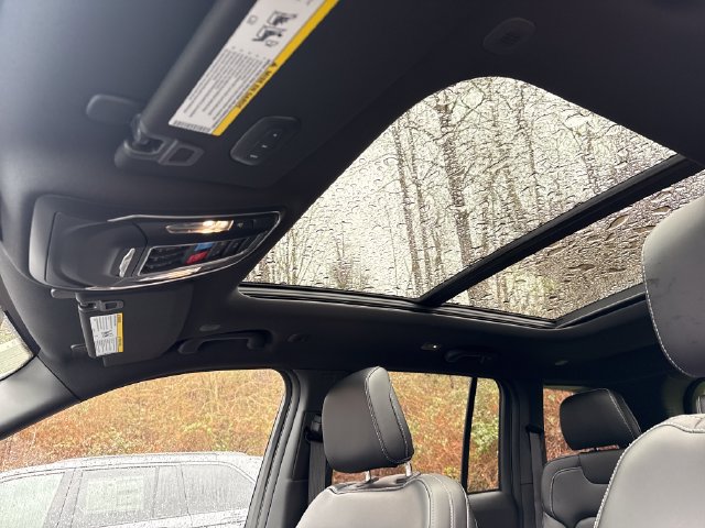 New 2026 Jeep Grand Cherokee Limited w/ Limited Altitude Package AWD/4WD image 27