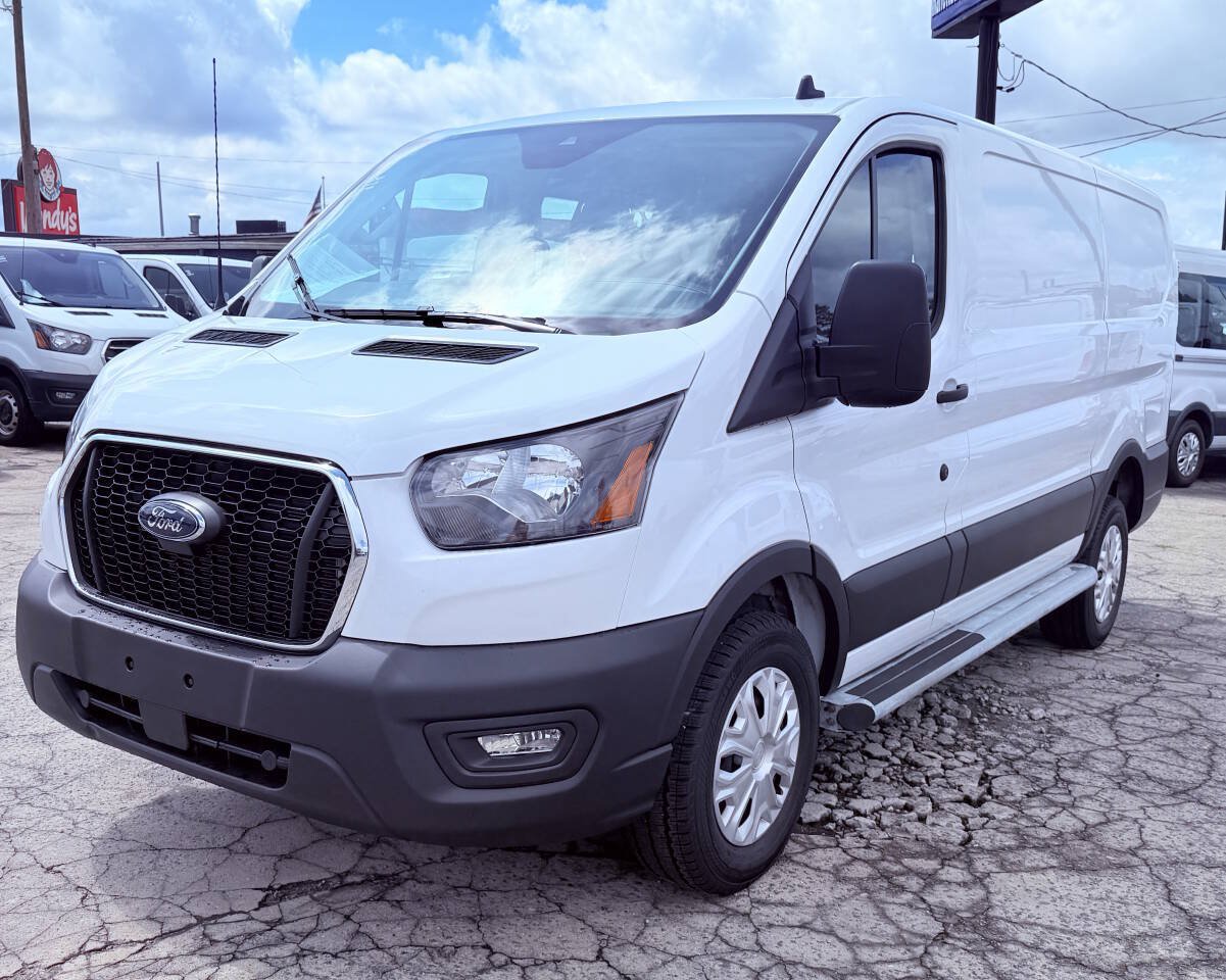 Used 2025 Ford Transit 250 Low Roof w/ Exterior Upgrade Package RWD image 4