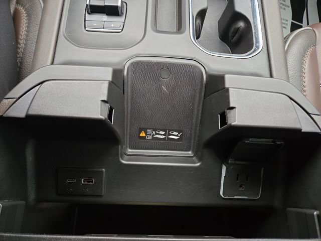 Used 2025 GMC Sierra 3500 Denali w/ Denali Reserve Package image 23