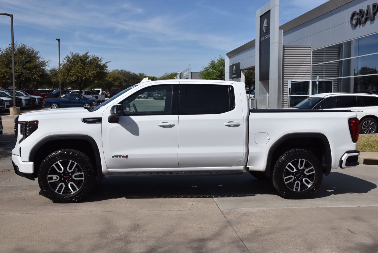 Used 2025 GMC Sierra 1500 AT4 w/ AT4 Premium Package image 12