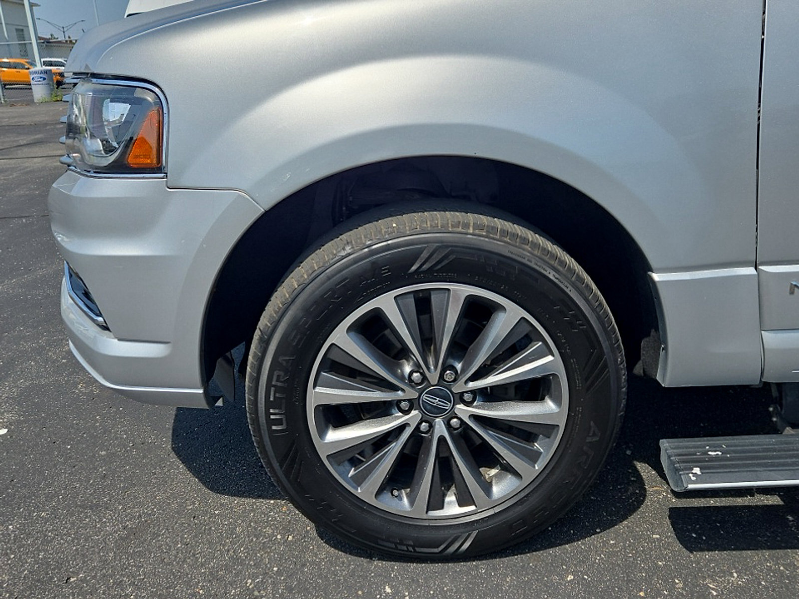 Used 2017 Lincoln Navigator Select AWD/4WD image 25