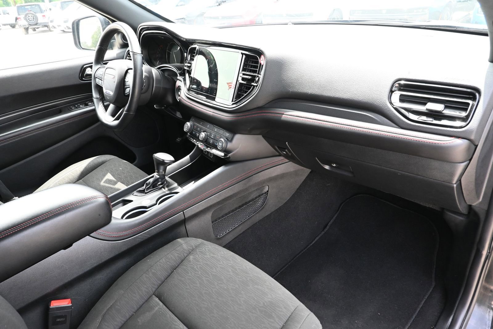 Used 2025 Dodge Durango GT RWD image 37