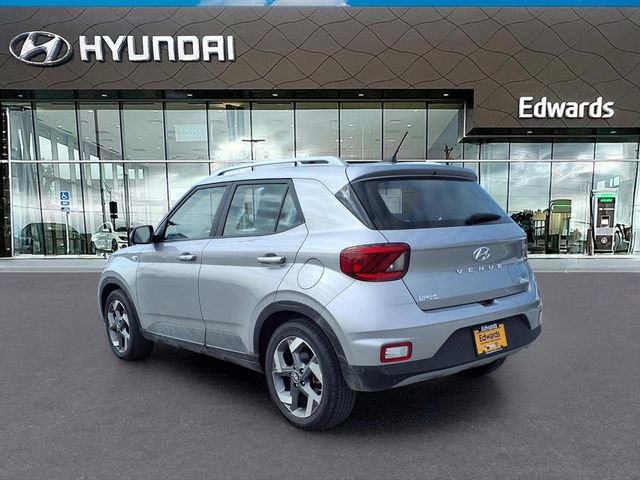 Used 2025 Hyundai Venue SEL image 5