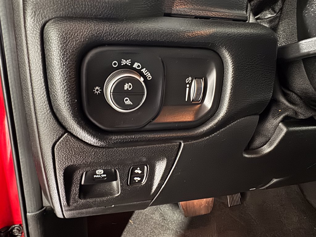Used 2020 RAM 1500 Big Horn AWD/4WD image 38