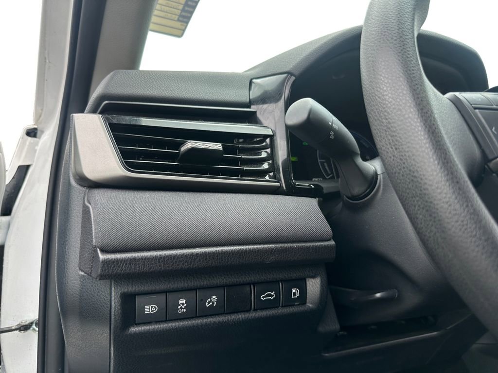 Used 2025 Toyota Camry LE image 13