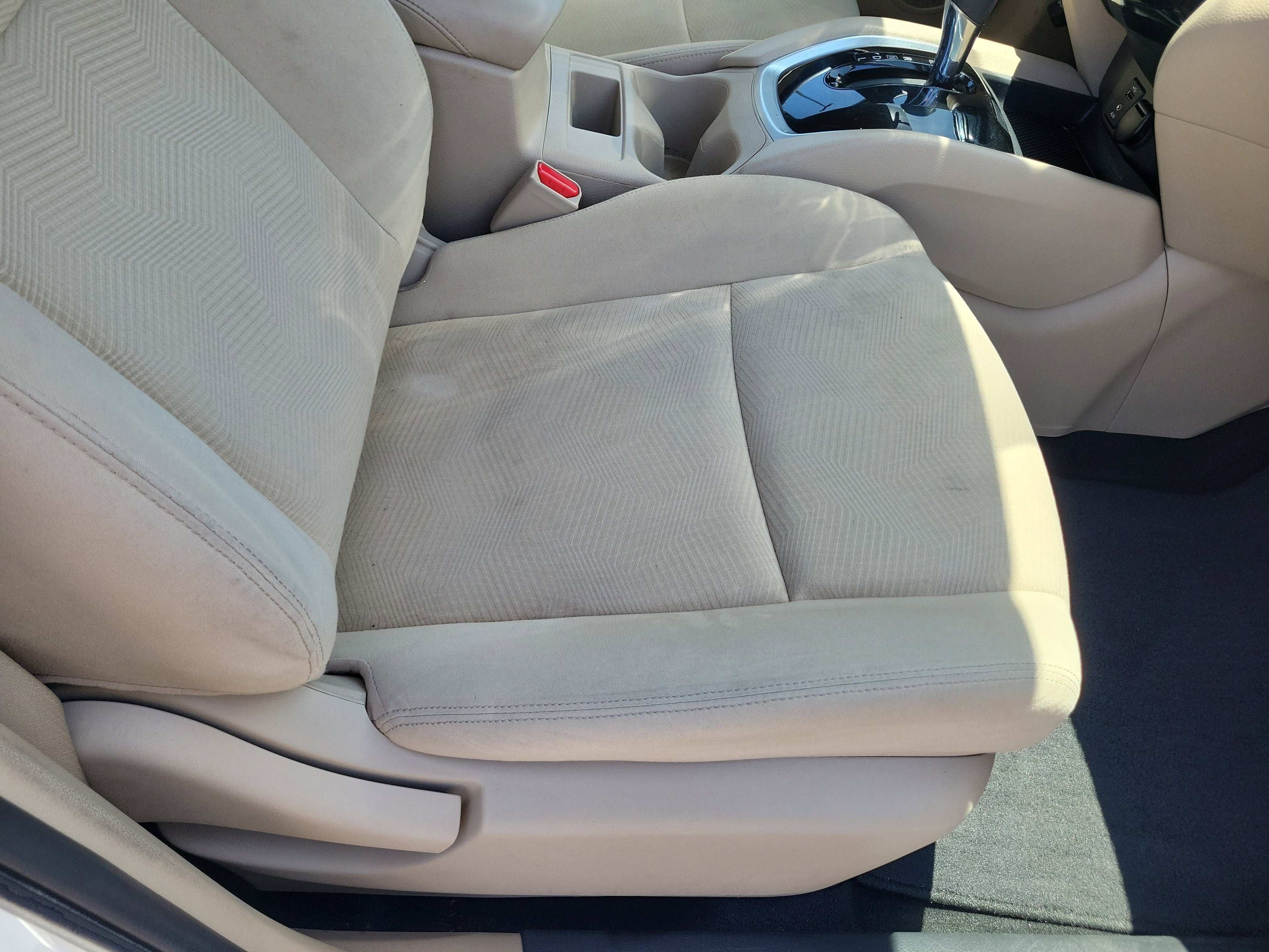 Used 2016 Nissan Rogue SV FWD image 18