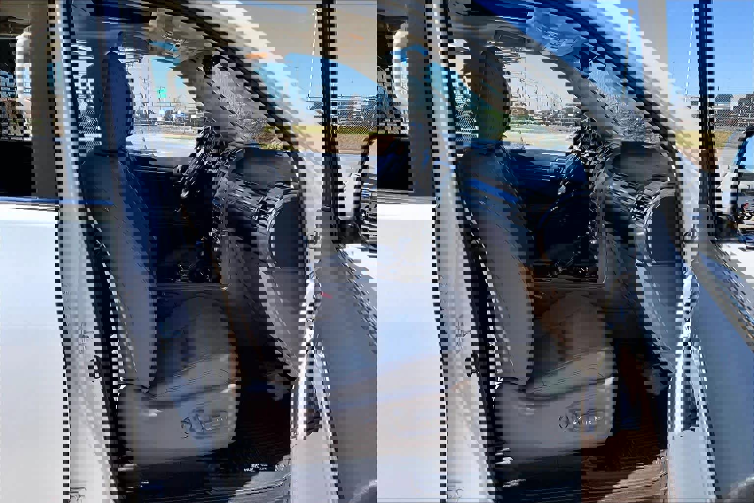 Used 2020 Lexus GX 460 Premium w/ Premium Package image 9