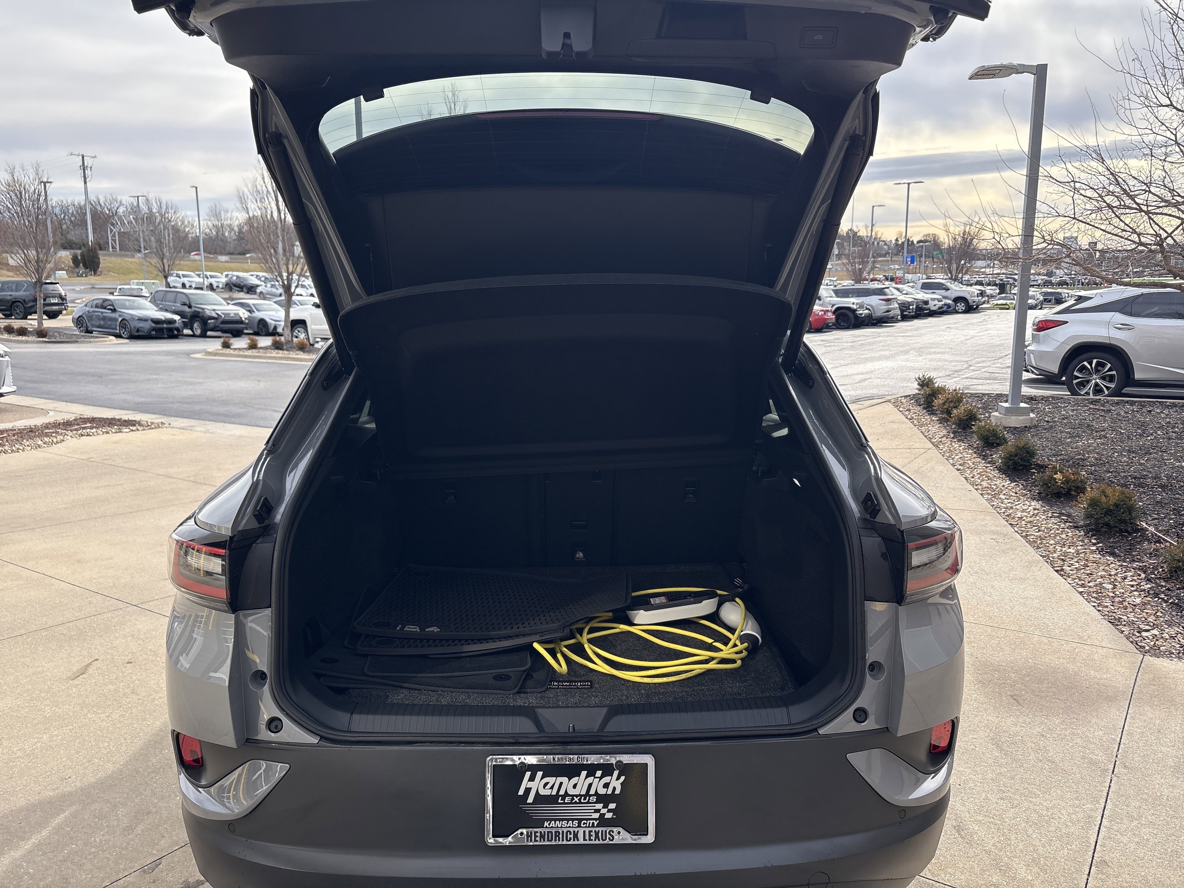 Used 2022 Volkswagen ID.4 Pro S image 32