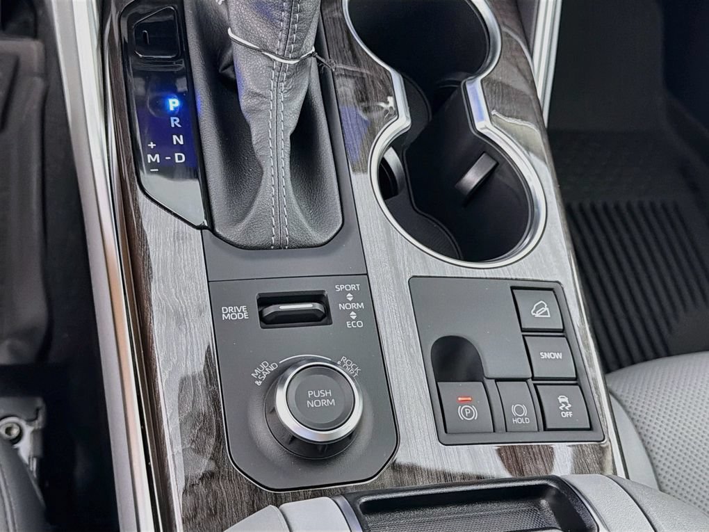 New 2026 Toyota Highlander Limited AWD/4WD image 21