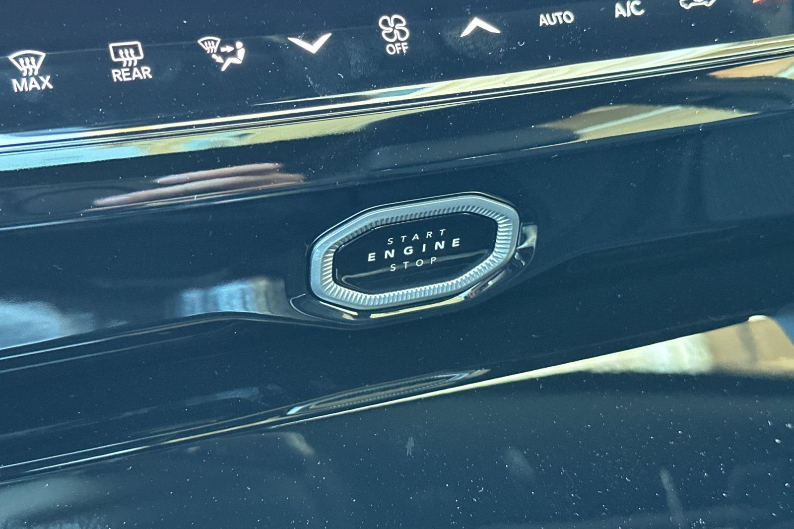 New 2026 Jeep Grand Cherokee L Limited AWD/4WD image 24