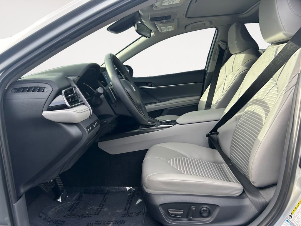 Used 2024 Toyota Camry SE w/ Cold Weather Package image 15