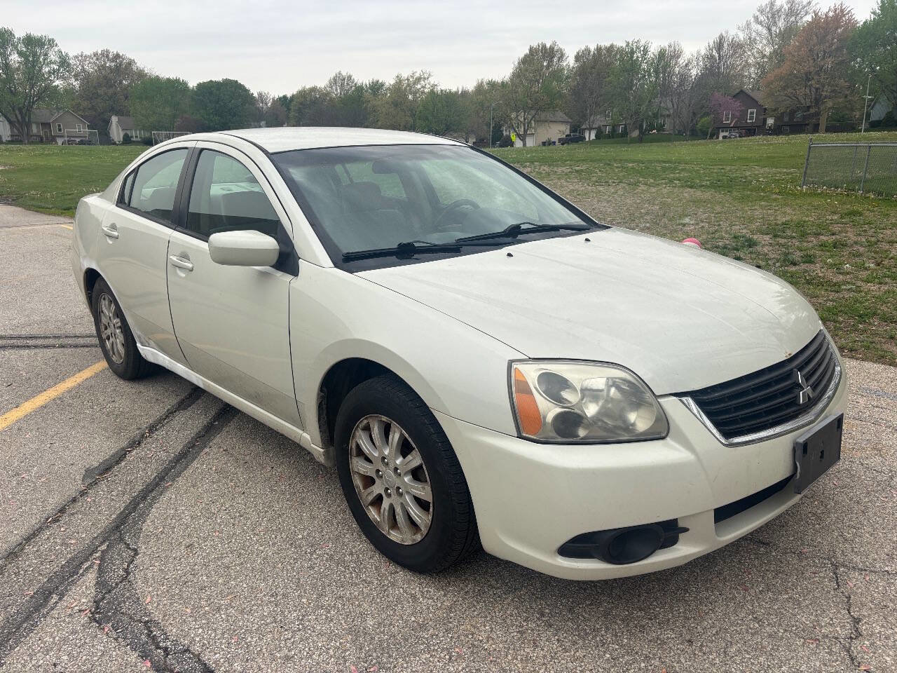 Used 2009 Mitsubishi Galant ES image 1
