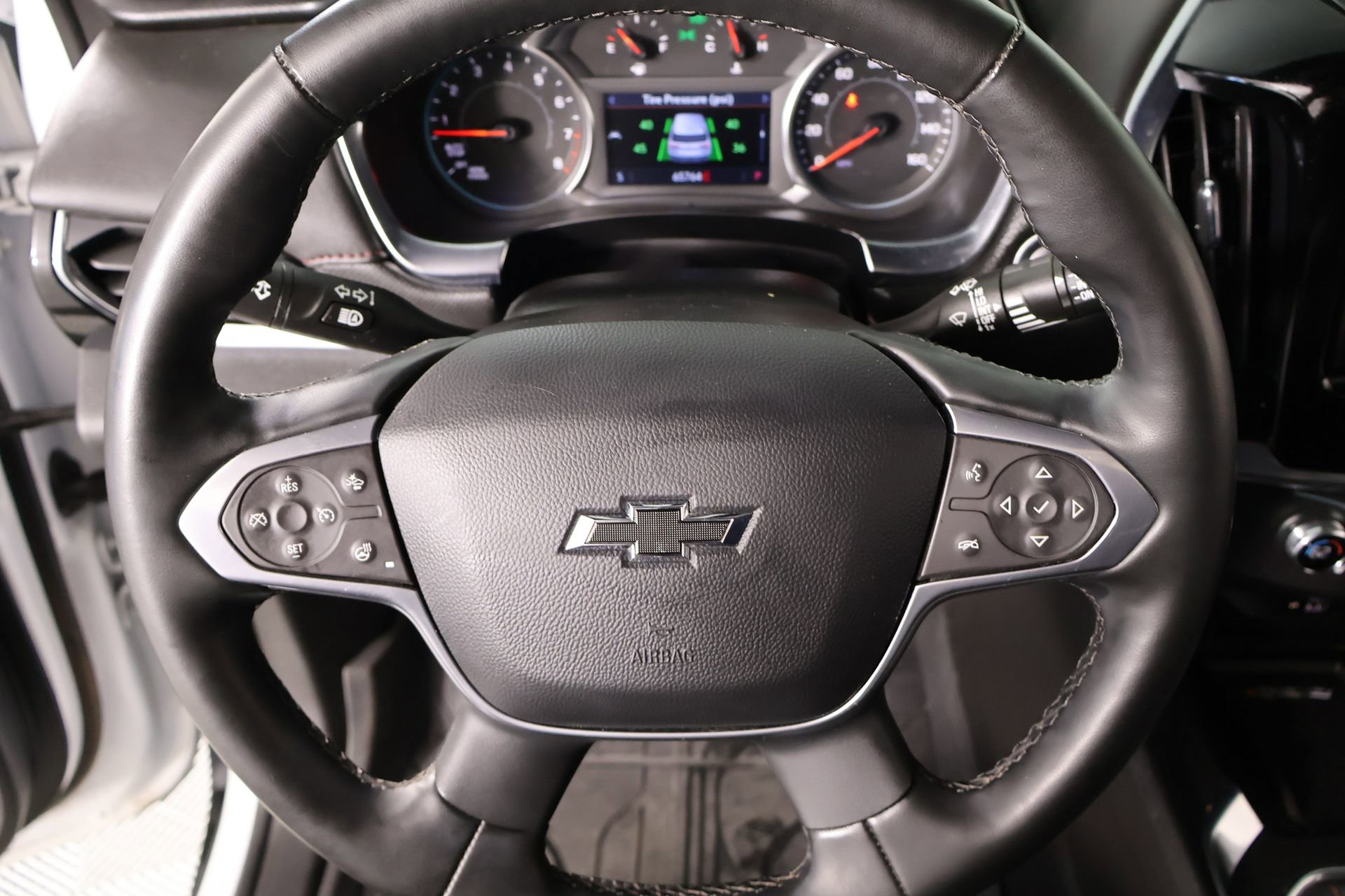 Used 2023 Chevrolet Traverse RS image 3